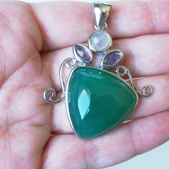 Jewelry - Green onyx pendant, No chain (#1084)